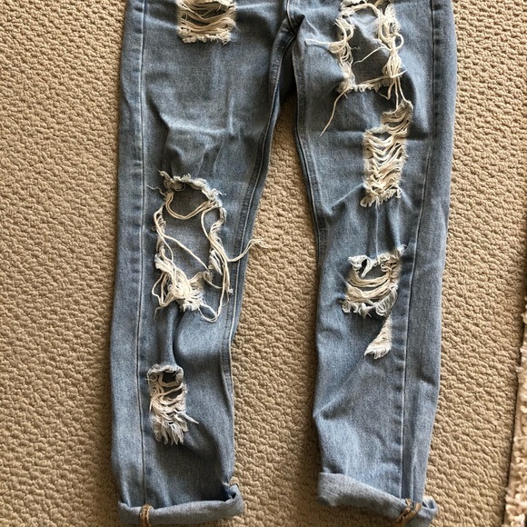 Brandy Melville Boyfriend Jeans. - Picture 2 of 2